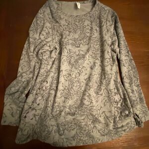 Ideology Gray Floral Long Sleeve Top